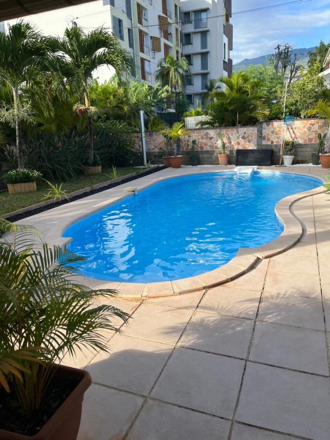 Studio Cosy Avec Piscine Dans Une Villa Saint-Denis Luaran gambar